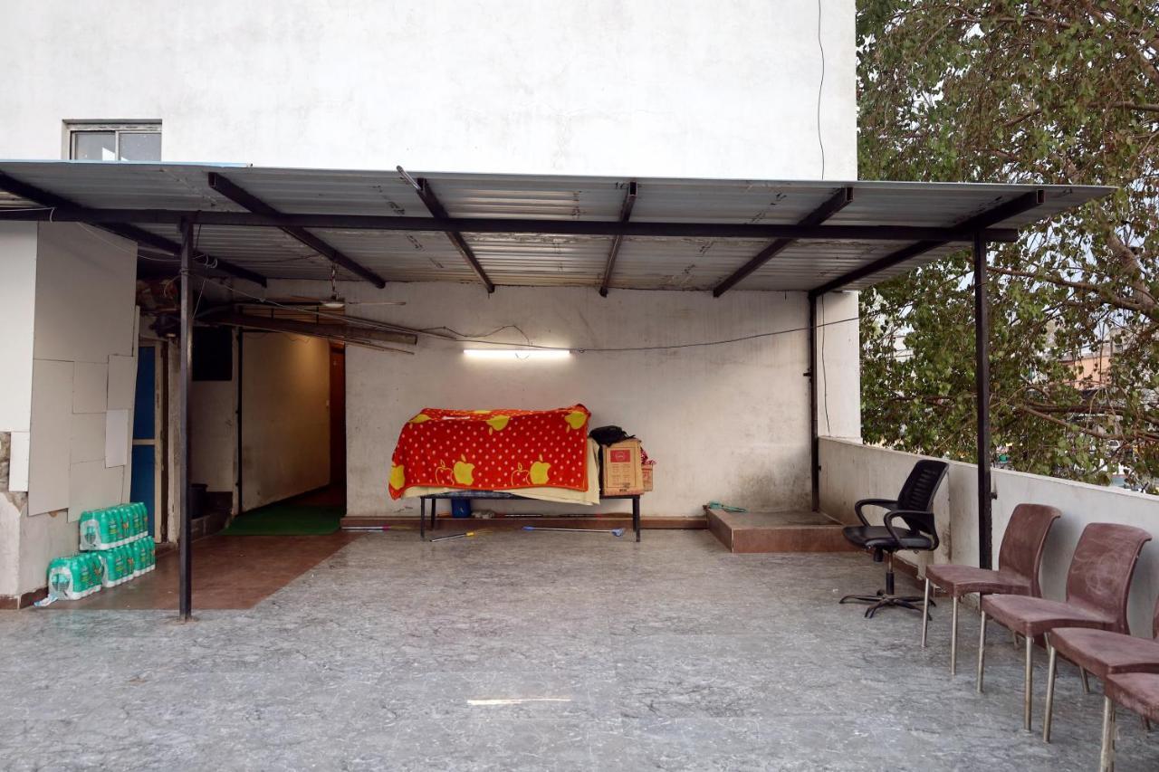 Hotel Madhav Villa アーメダバード エクステリア 写真